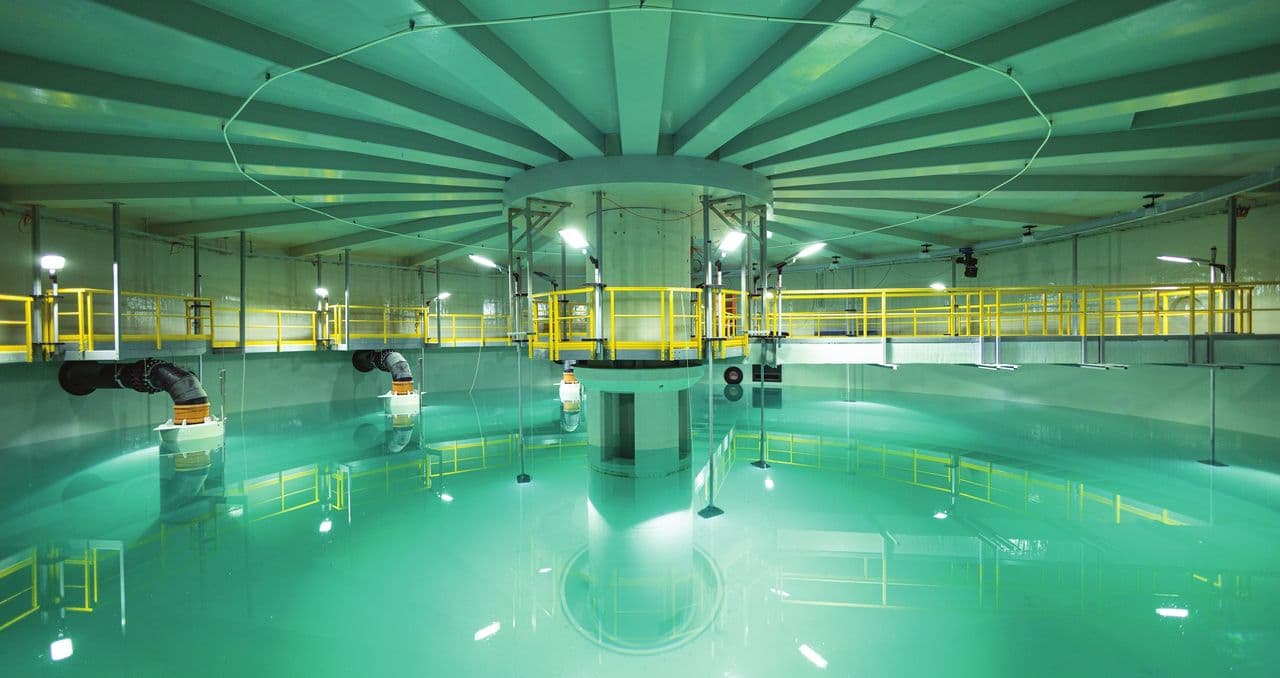 salmon-evolution-land-based-tank-hall